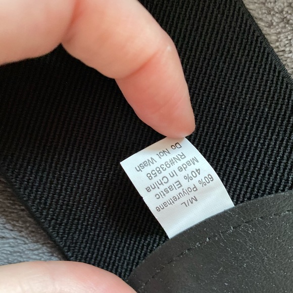 New red snakeskin belt - Picture 3 of 3